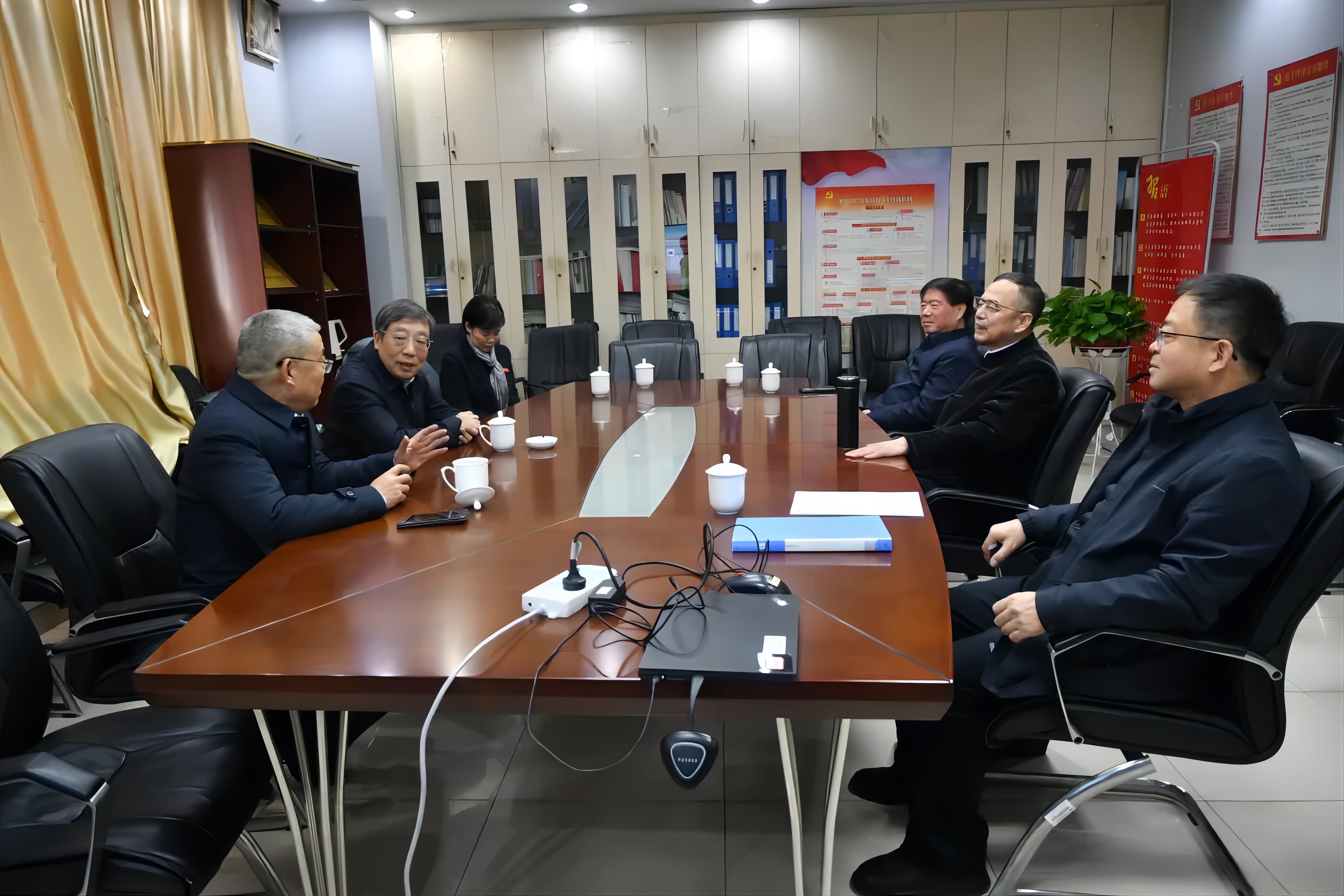 d5cf1c70c5c7074fb9f1453e50ec953.jpg d5cf1c70c5c7074fb9f1453e50ec953.jpg