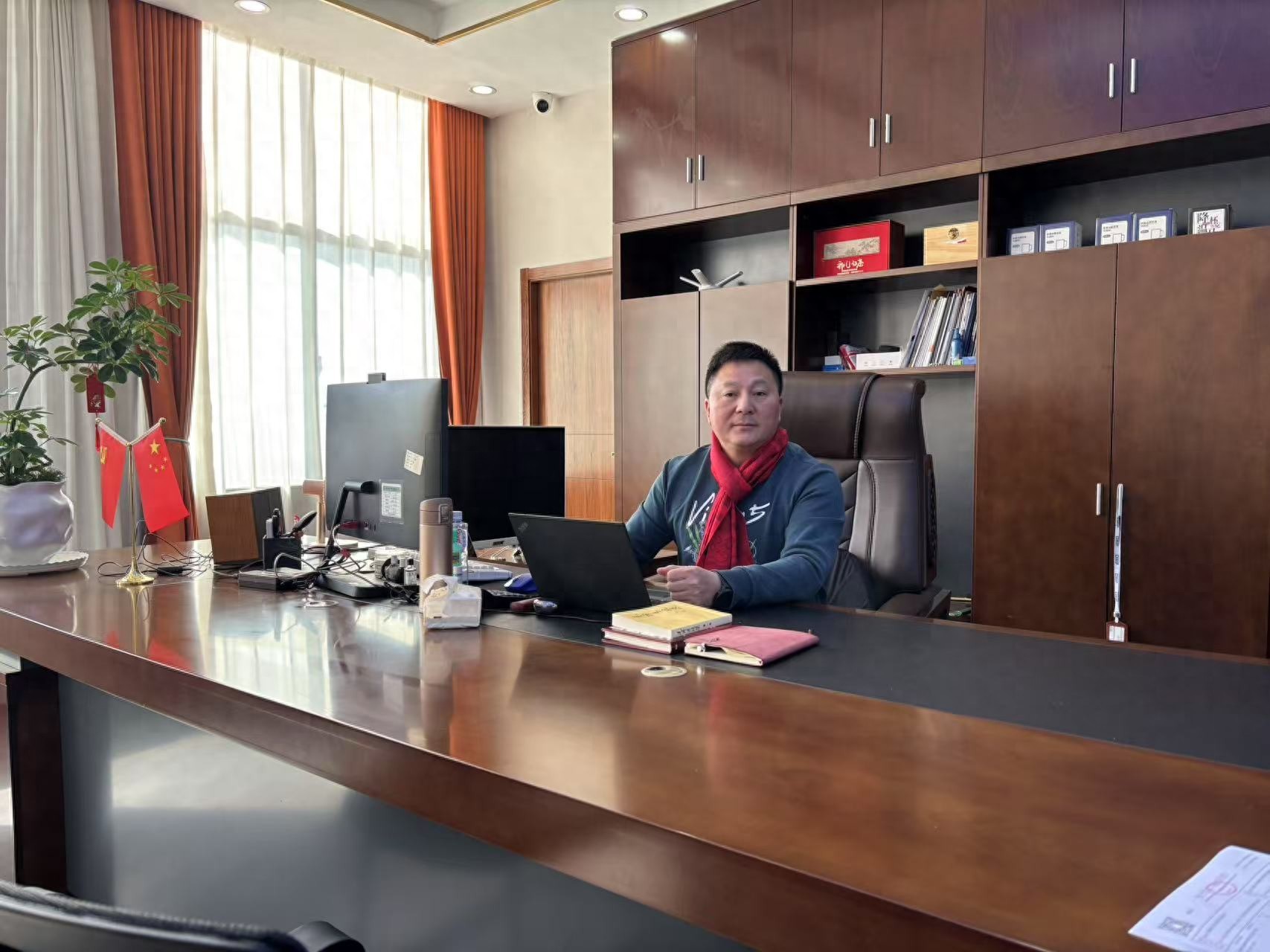 数字生活新纪元：饶旭东与商显行业的五十年征程