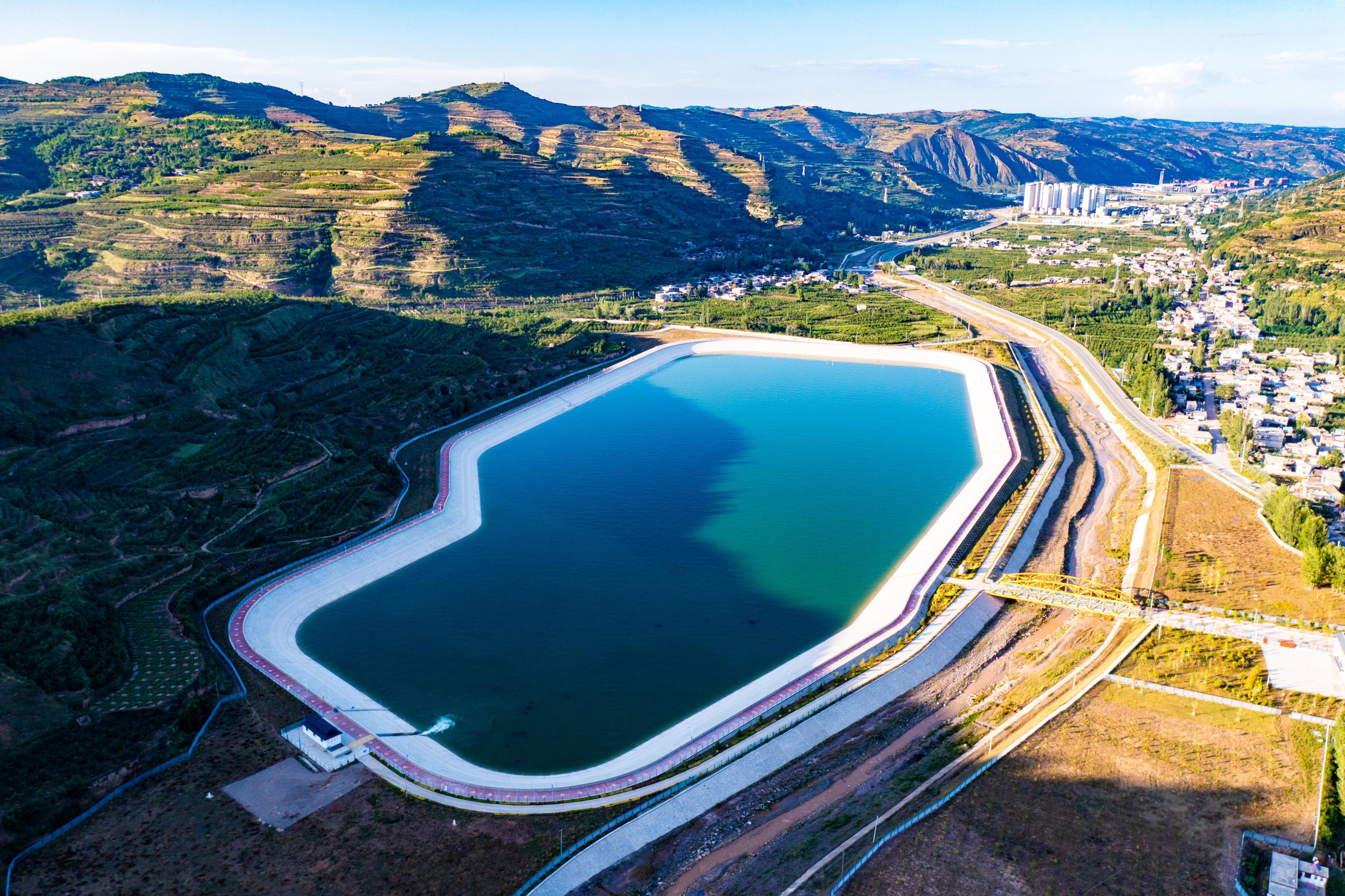 天水市城区引洮供水工程杨家湾调蓄水池。水利部供图