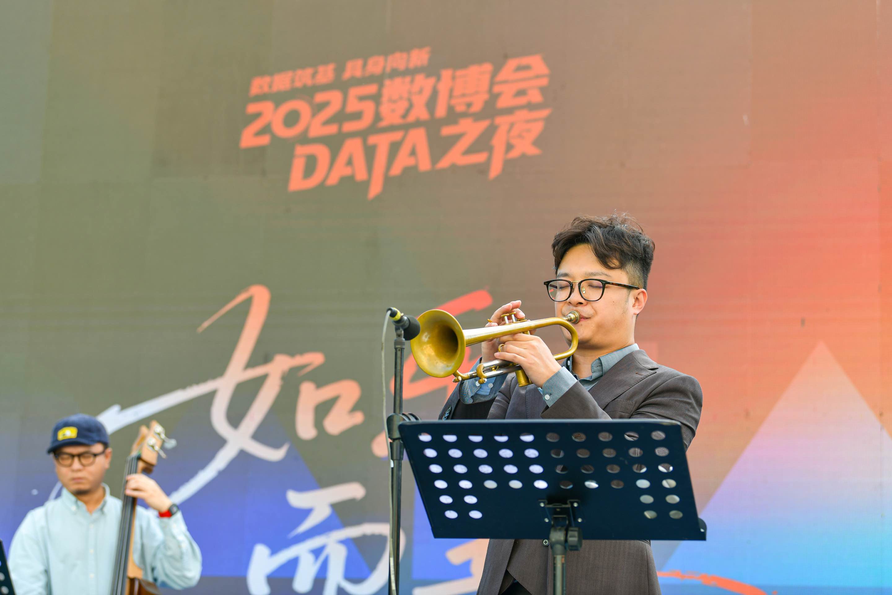 乐队演奏JAZZ、BOSSA NOVA风格乐曲