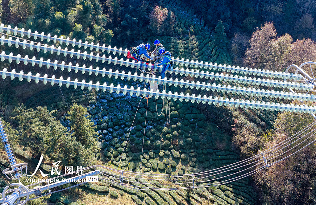 安徽六安：应对寒潮 保冬季电力供应