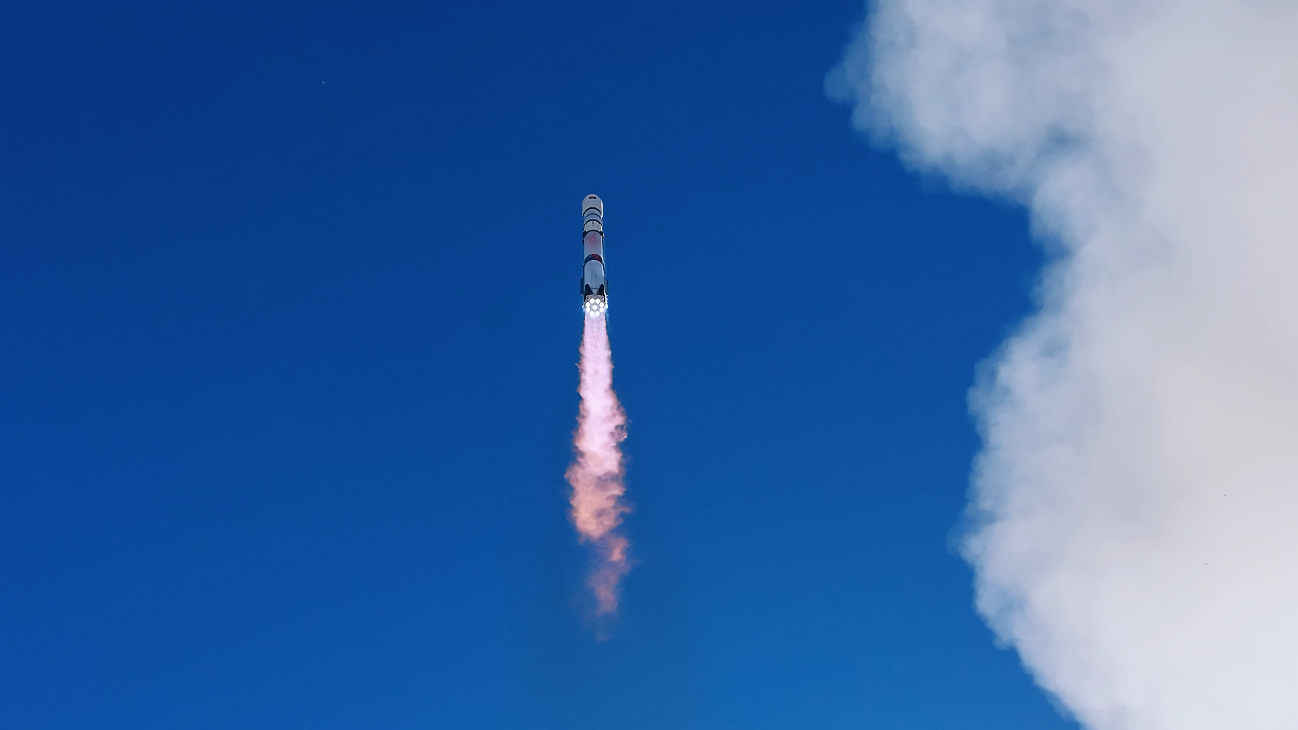 朱雀三号遥一运载火箭发射升空。蓝箭航天供图