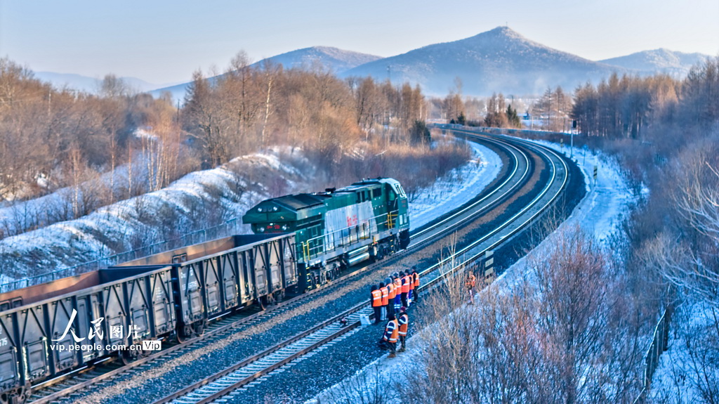 黑龙江绥化:小兴安岭上的“钢轨守护者”