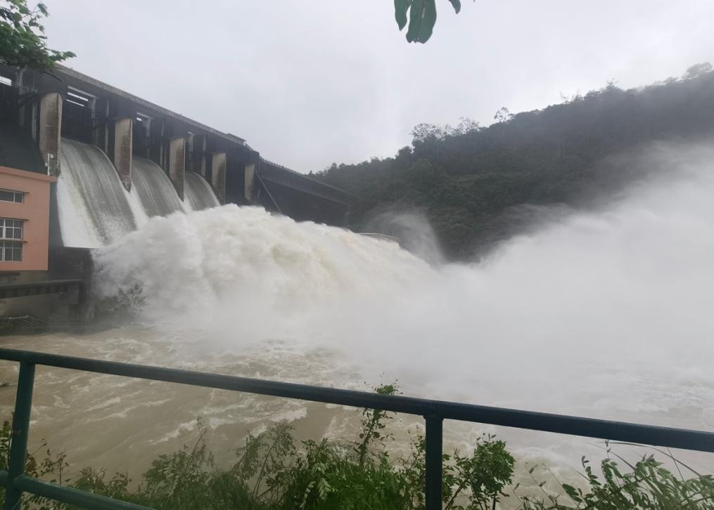 9月3日峰头水库泄流。受访者供图