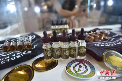 资料图 :电子烟烟油。 <a target='_blank' href='/' _fcksavedurl='/' >中新网</a>记者 金硕 摄 资料图 :电子烟烟油。 <a target='_blank' href='/' _fcksavedurl='/' >中新网</a>记者 金硕 摄