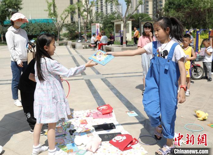 河北衡水：“跳蚤市场·儿童集市”欢乐多