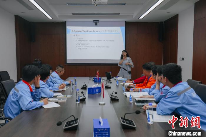 浙江产业工人“转型记”：整合教育资源破除单打独斗