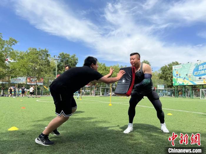 宁夏首支橄榄球队：让小众运动“撞”出火花