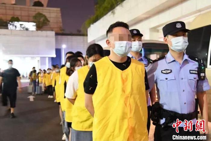 抓获犯罪嫌疑人 安徽警方供图