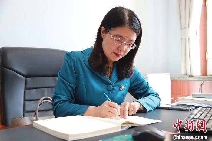 全国模范教师于秀娟:“你未必光芒万丈,但一定温暖有光”