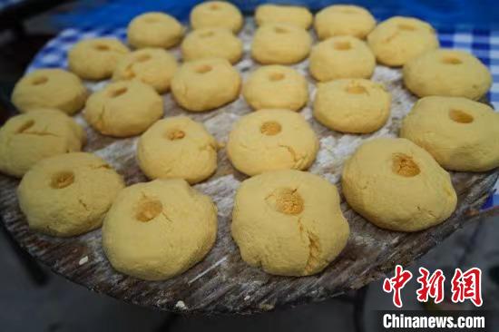 一口“酥馍”的三代传承:手工揉制留住麦香