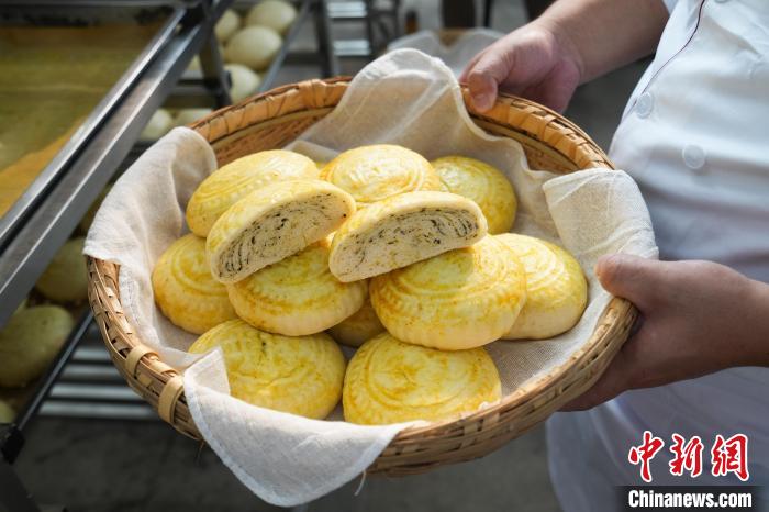 图为月饼馍。 武俊杰 摄 图为月饼馍。 武俊杰 摄