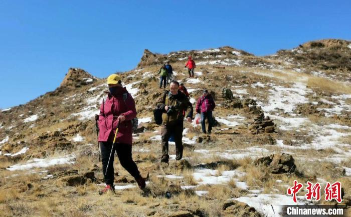 越来越多的民众加入保护长城的队伍。袁建琴 供图 受访者袁建琴供图 越来越多的民众加入保护长城的队伍。袁建琴 供图 受访者袁建琴供图