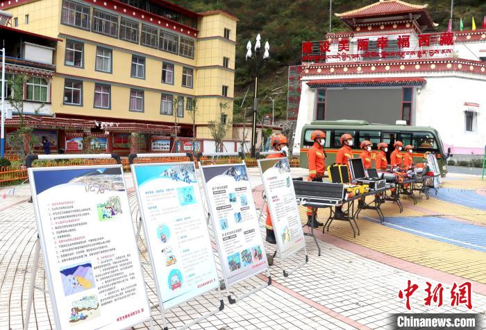 国际减灾日活动现场。 张林 摄 国际减灾日活动现场。 张林 摄