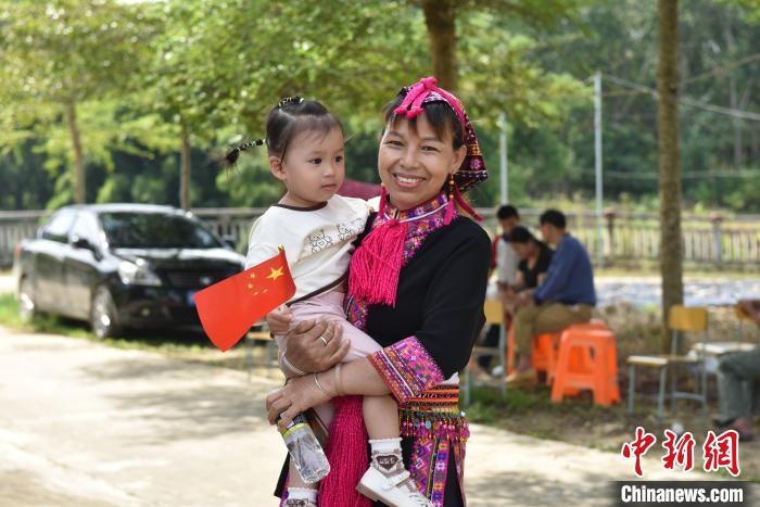 探访海南屯昌苗村芽石铺村：村民日子越过越好