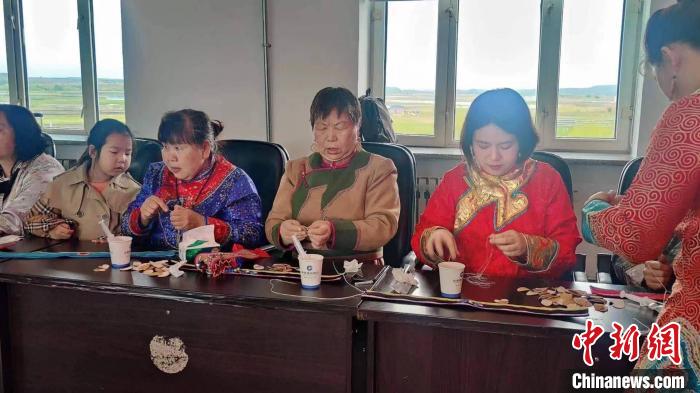 “95后”选调生在猎民村:从女军人到“萌妹子”