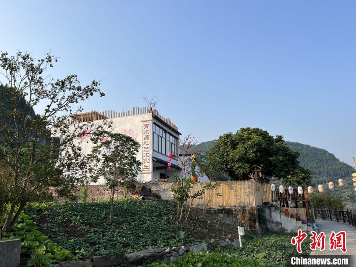 “85后”青年返乡打造故土文化村里办起艺术农庄