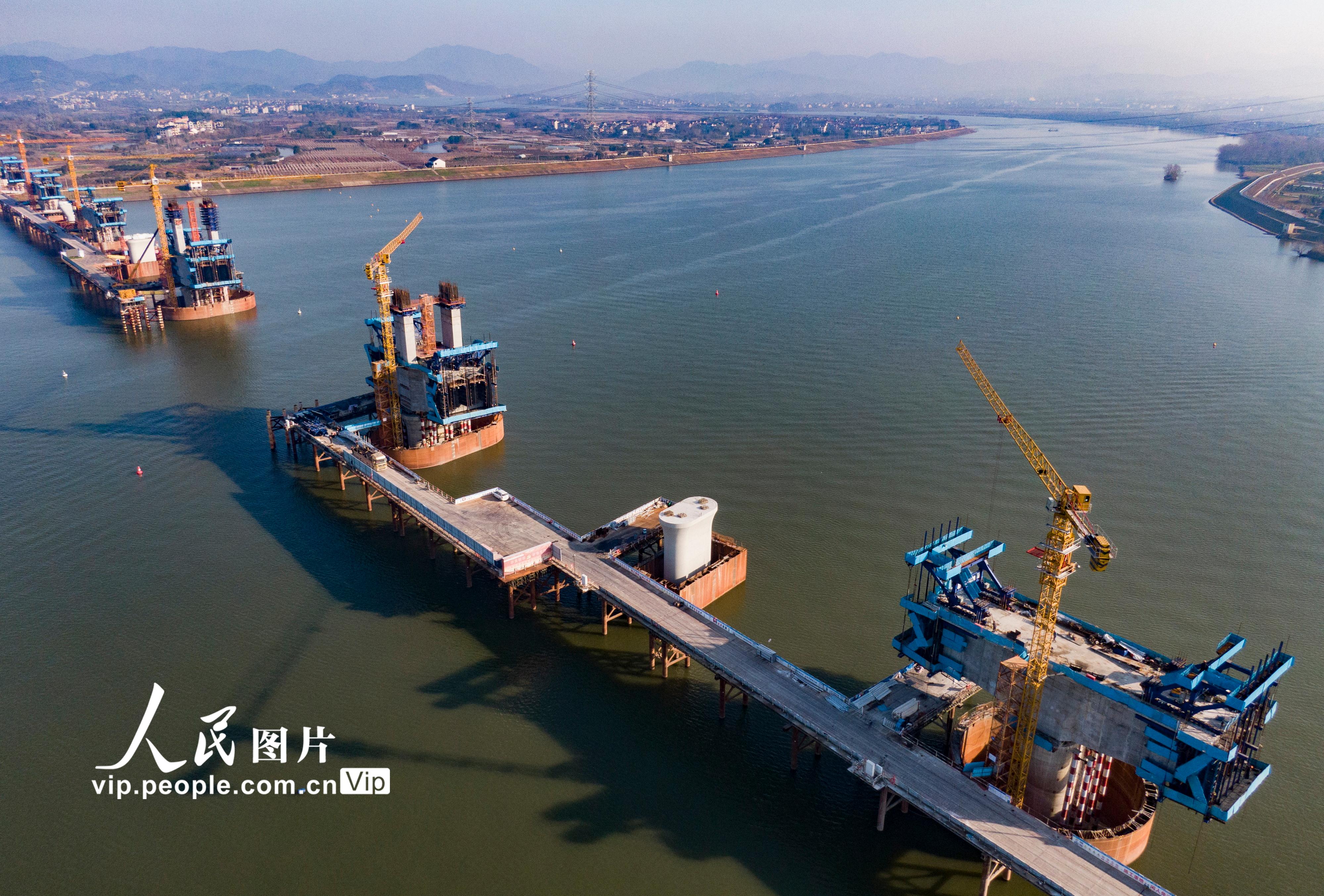 2023年2月26日,建设中的兰江特大桥。