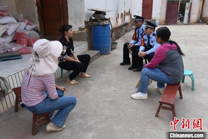 云南大理这支女子调解队“以柔克刚”化解矛盾纠纷