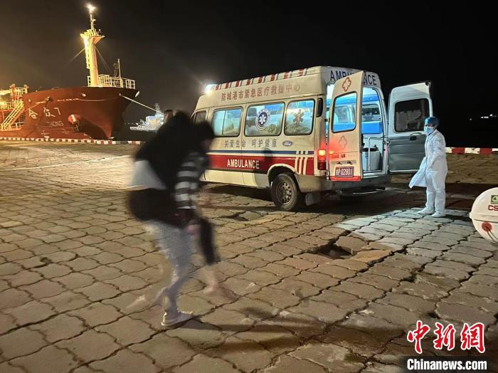 图为救援现场。　防城港市海上搜救中心供图
