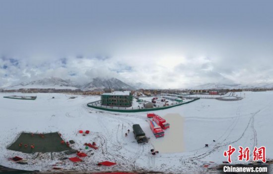 图为地震实战演练现场全景。 玉树消防供图