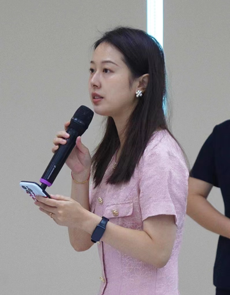 人民网记者提问。水利部供图